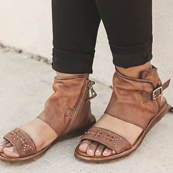 Miz Mooz Forge Leather Sandal, 41, 10 Womens - Picture 1 of 11